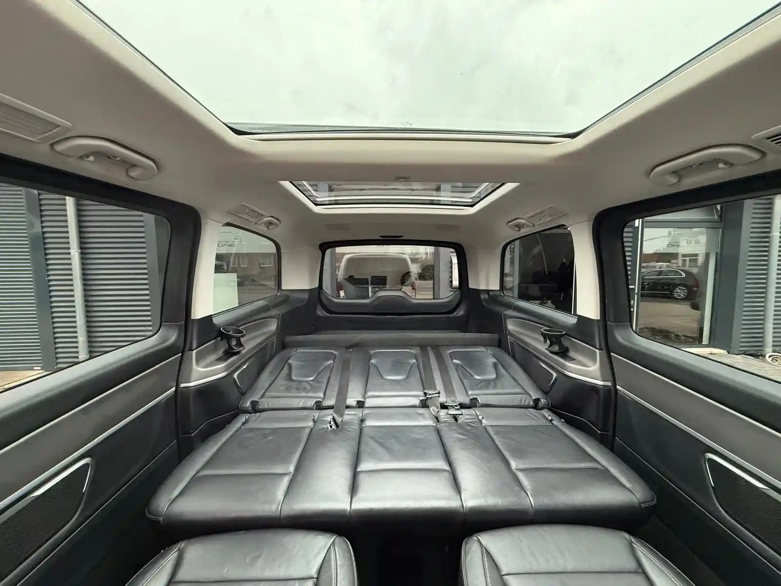 Mercedes-Benz V 250