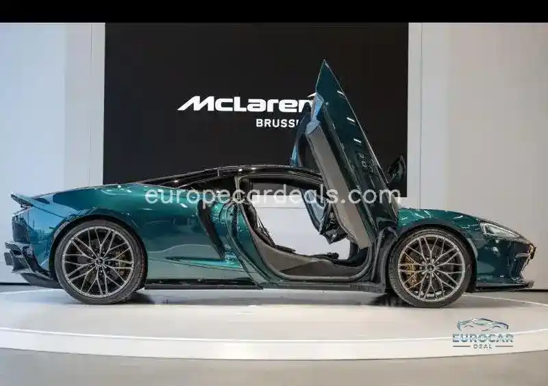 McLaren GT