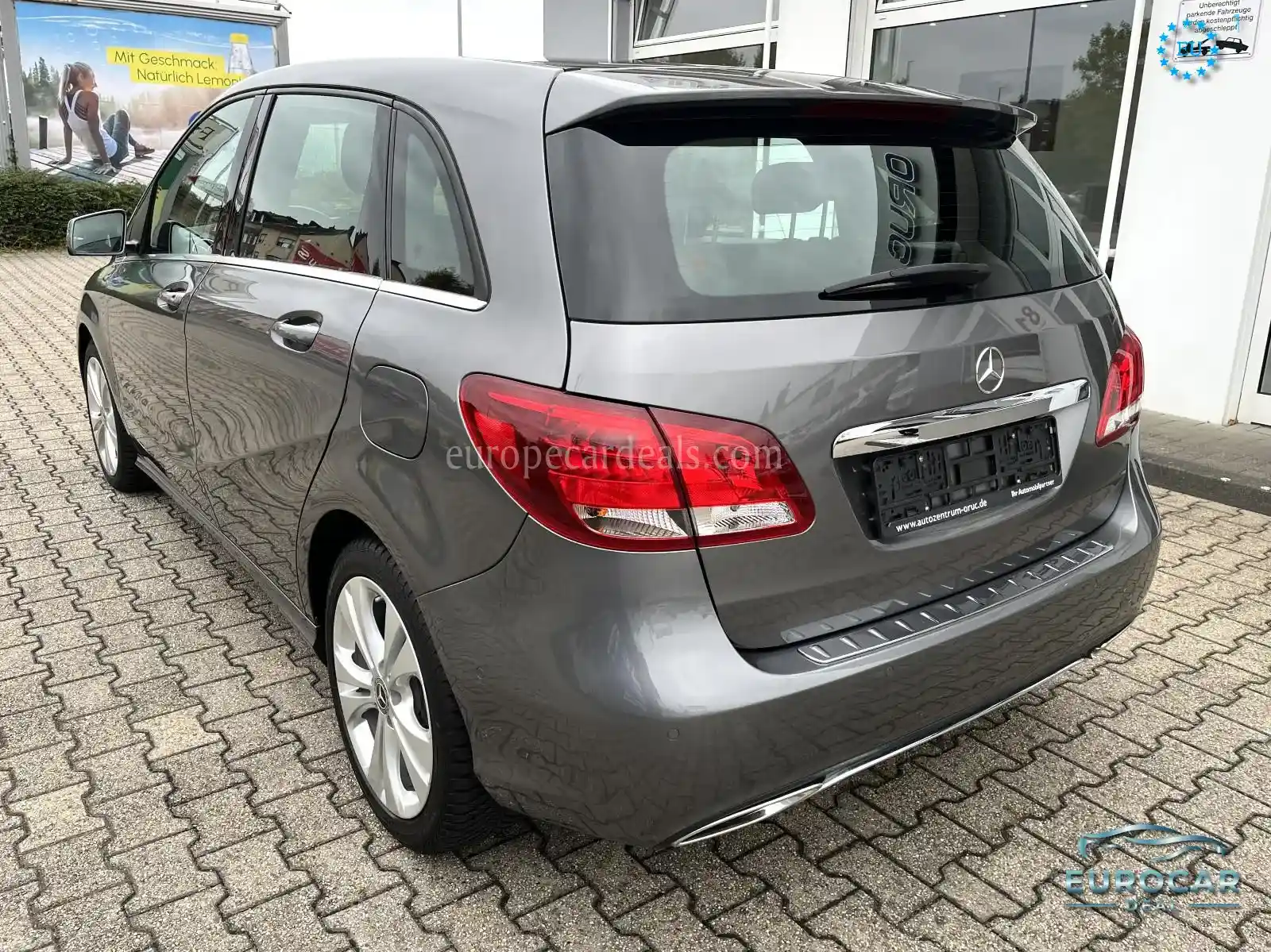 Mercedes-Benz B 180