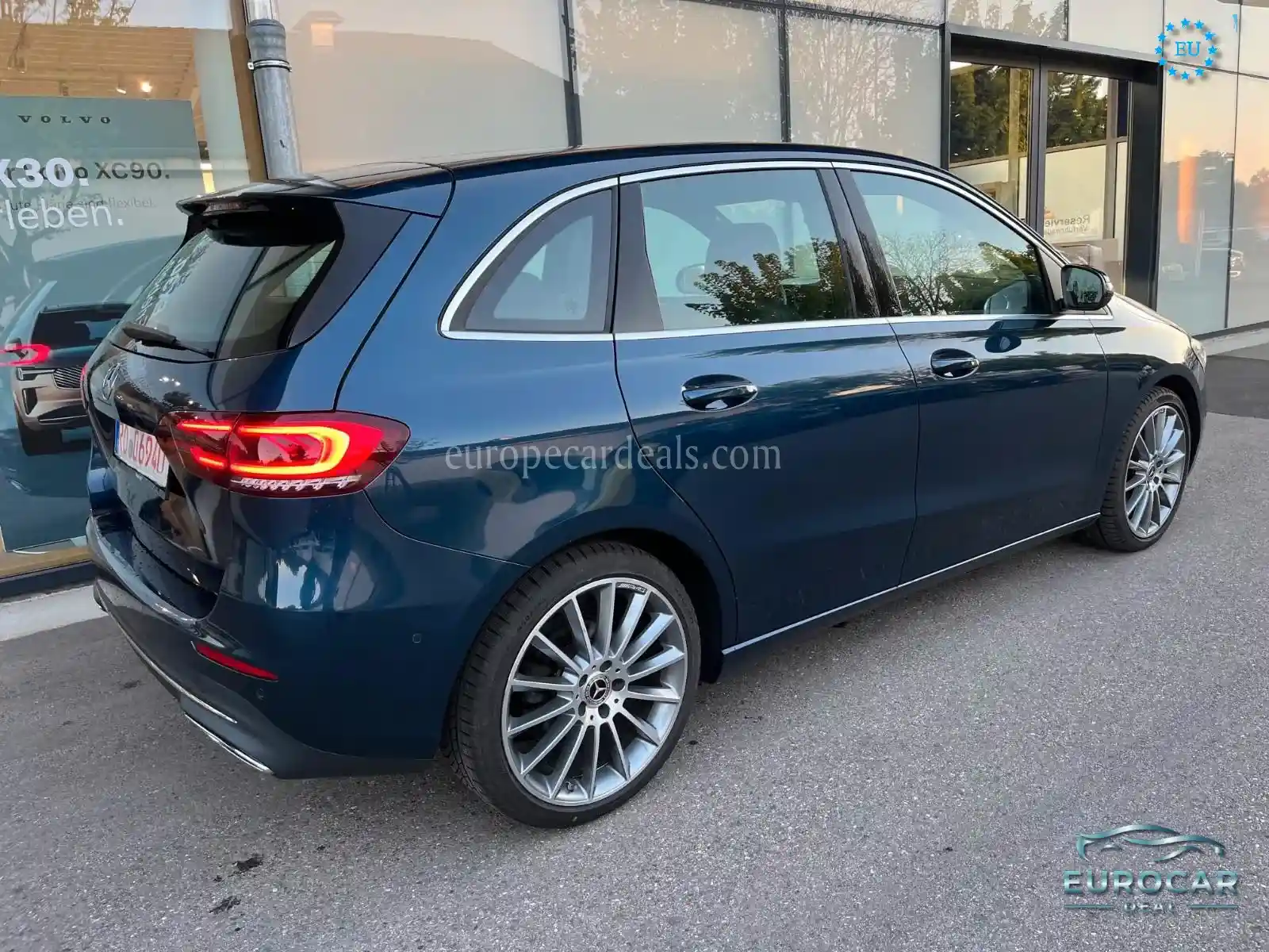 Mercedes-Benz B 180
