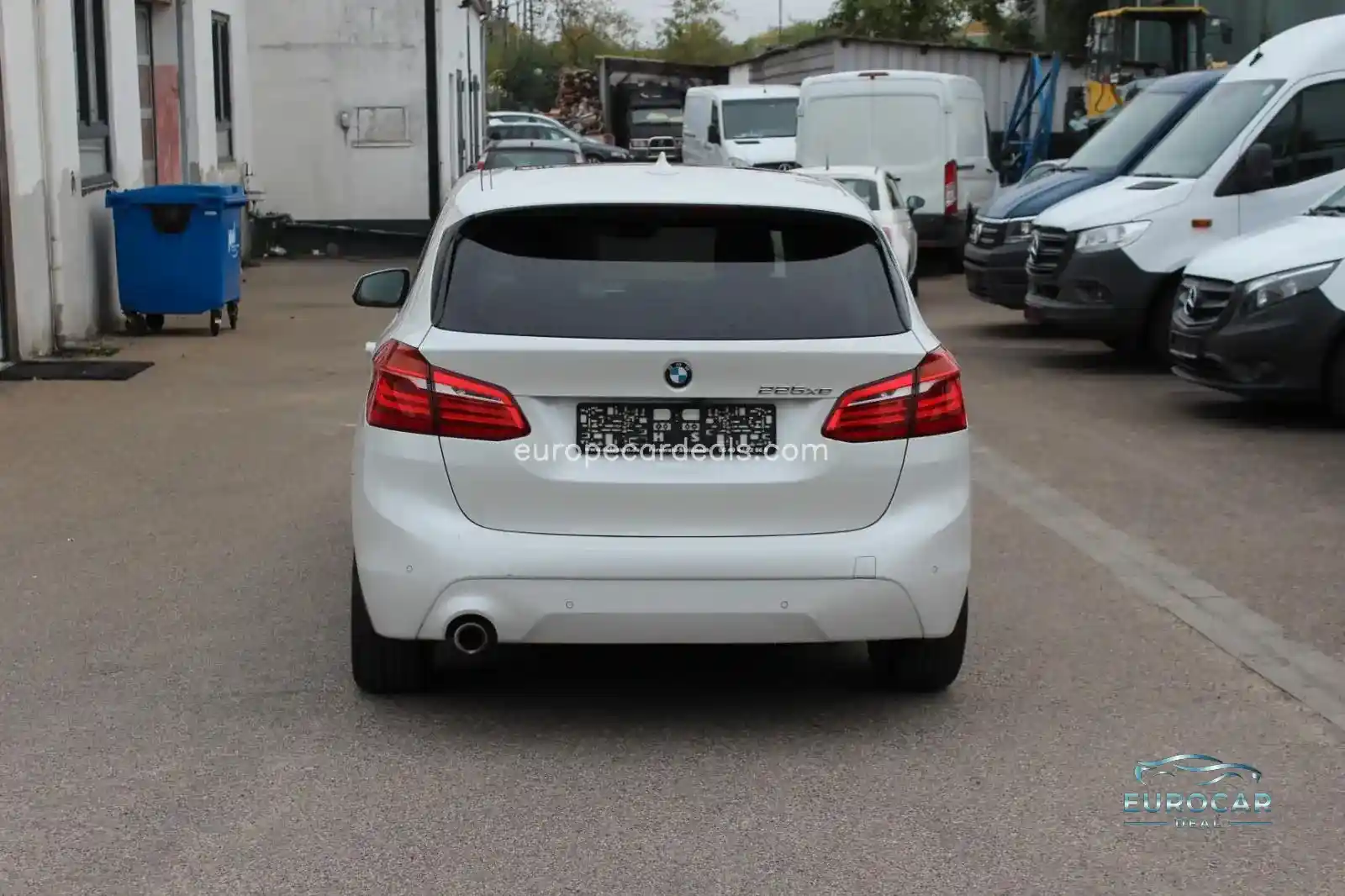 BMW 225