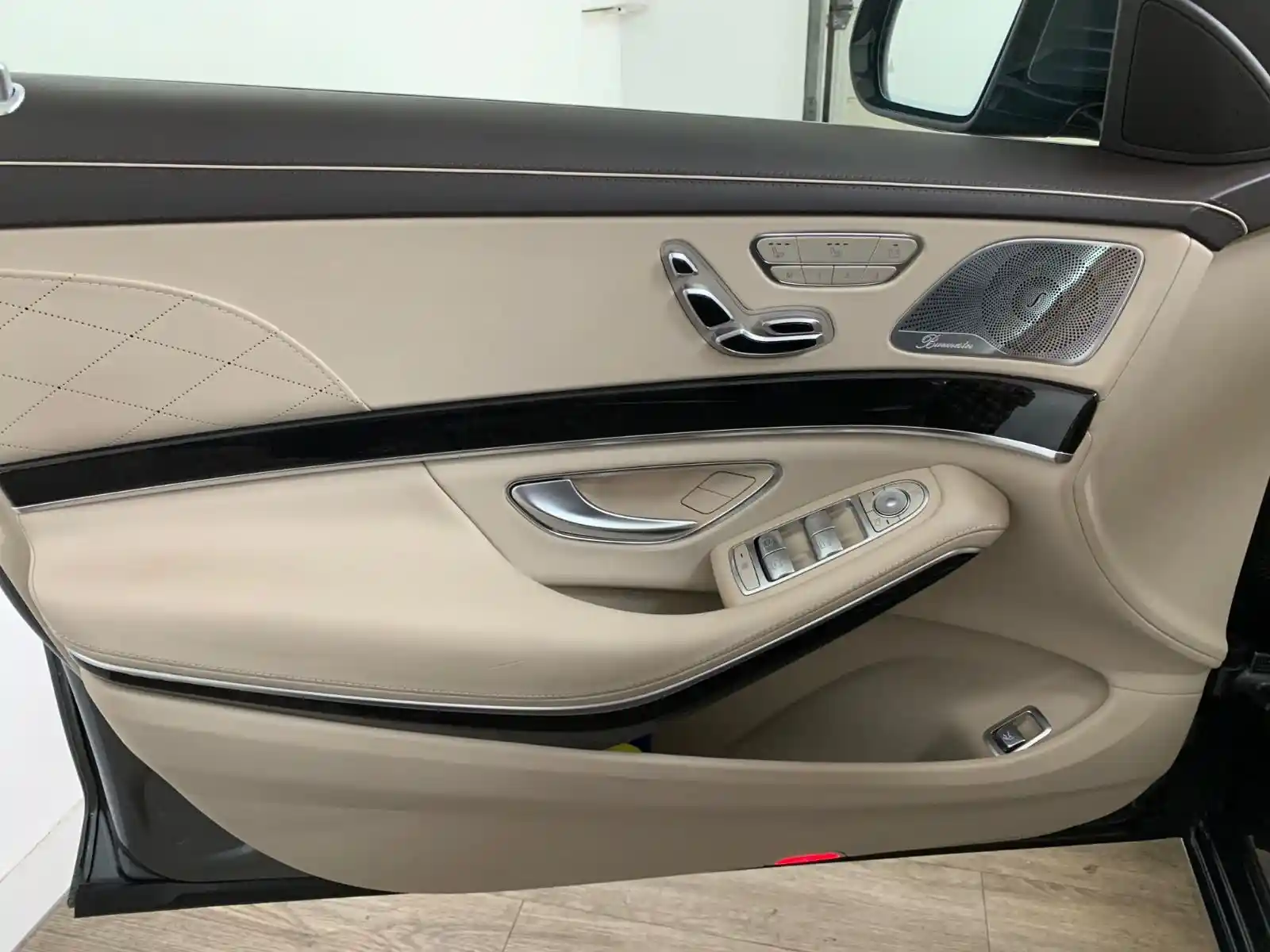 Mercedes-Benz S 560