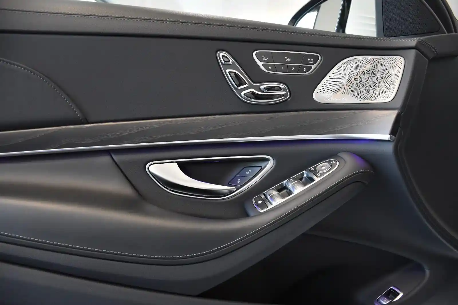 Mercedes-Benz S 560