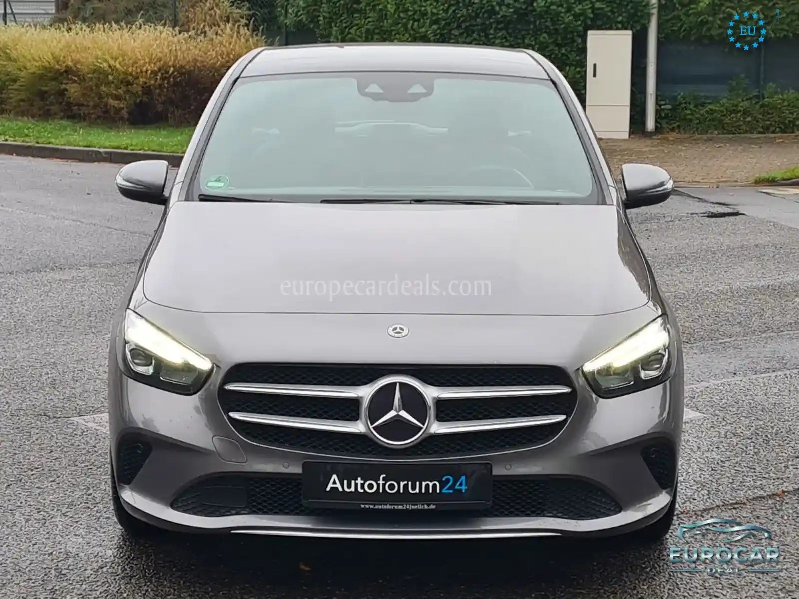 Mercedes-Benz B 180