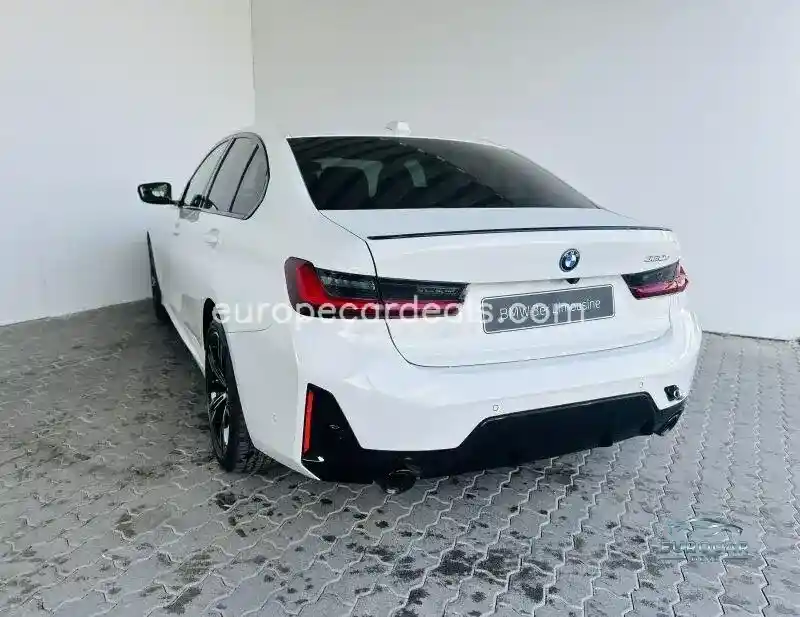 BMW 330