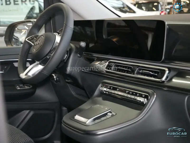 Mercedes-Benz V 220