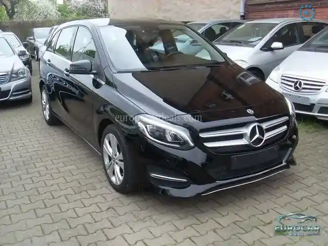 Mercedes-Benz B 200
