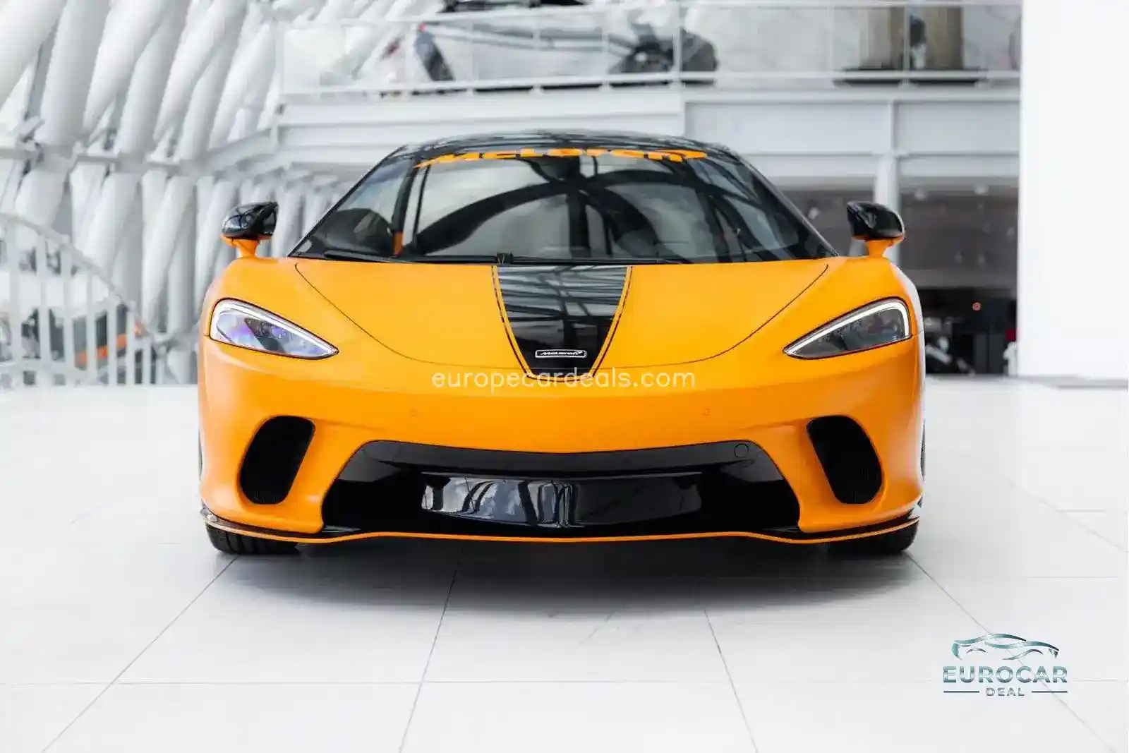 McLaren GT