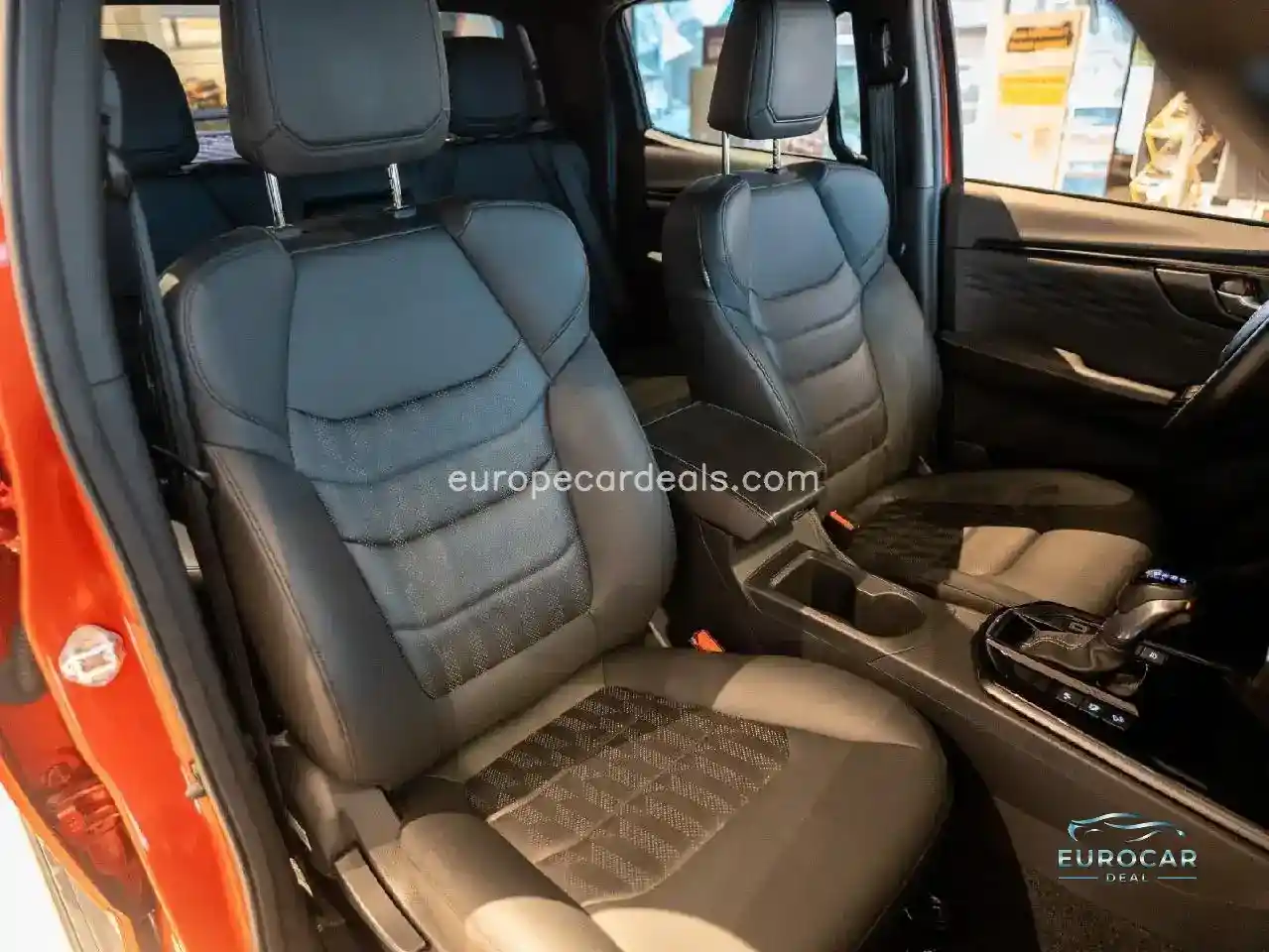 Double Cab 4WD V-CROSS – Neues Modell MJ24