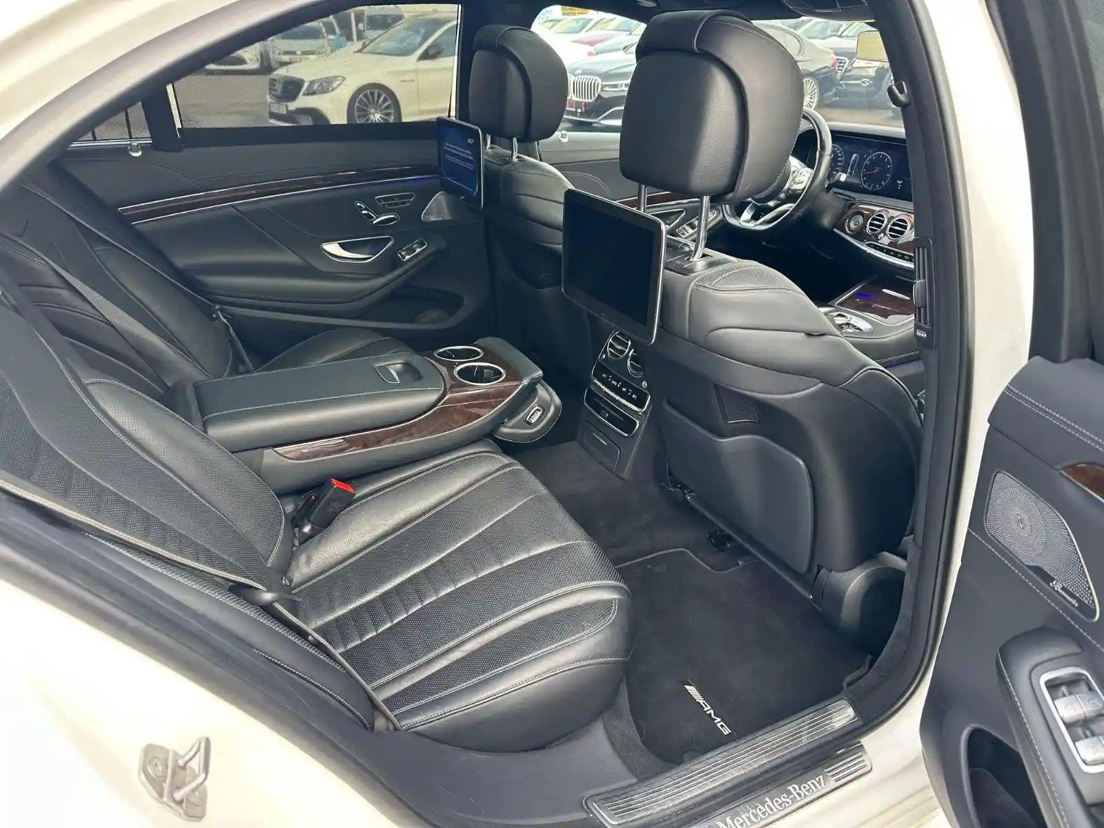 Mercedes-Benz S 560
