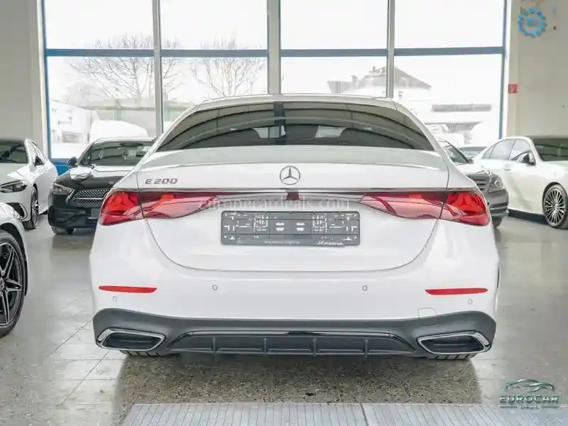 Mercedes-Benz E 200
