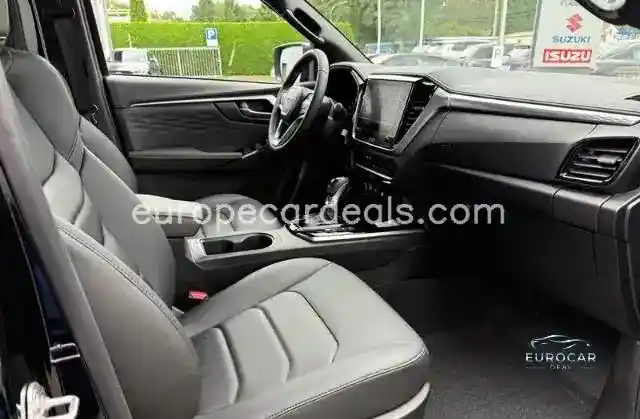Double Cab 4WD LSE LED Mehrzonenklima DAB