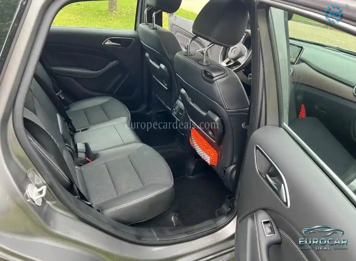 Mercedes-Benz B 220