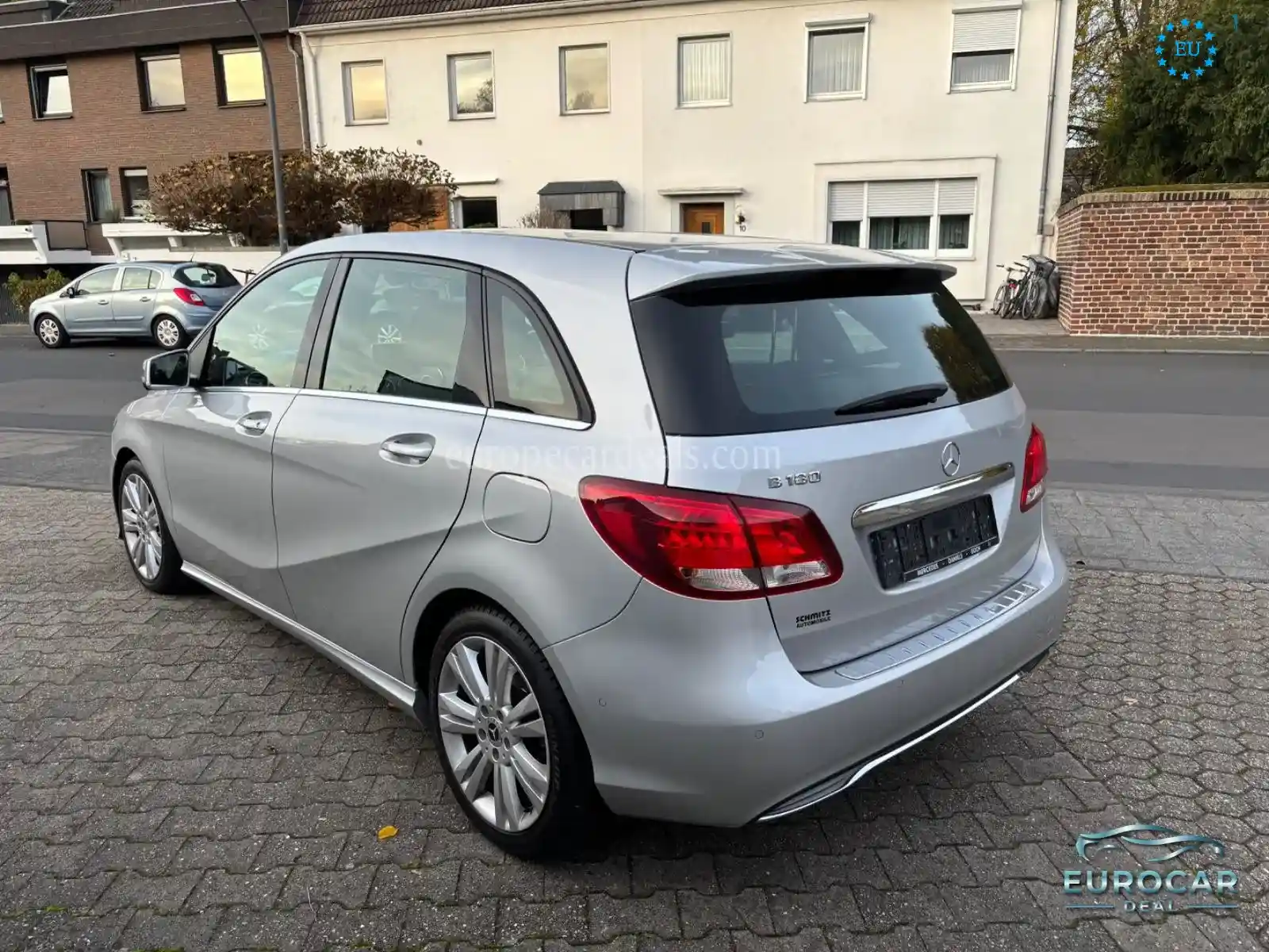 Mercedes-Benz B 180