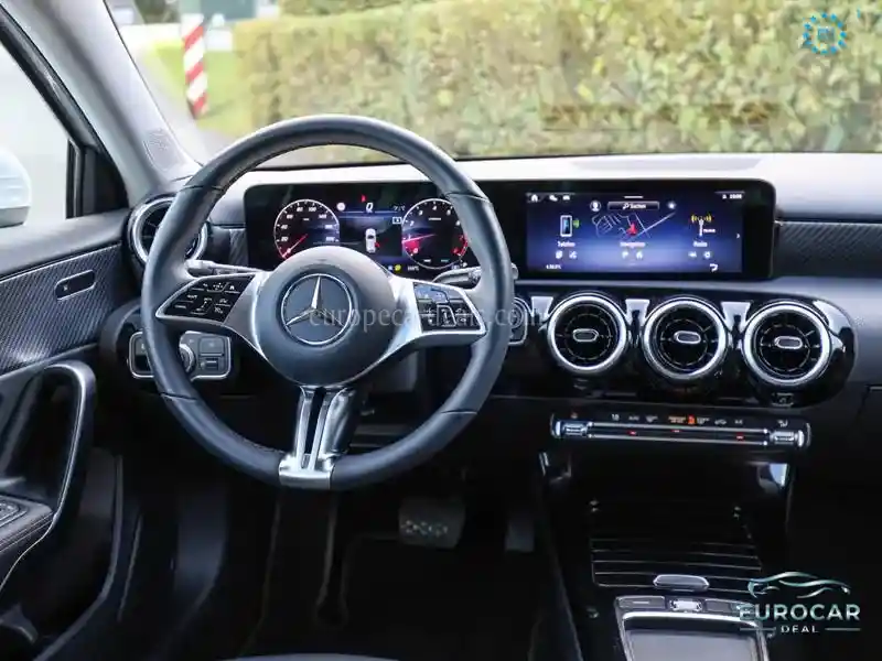 Mercedes-Benz A 220