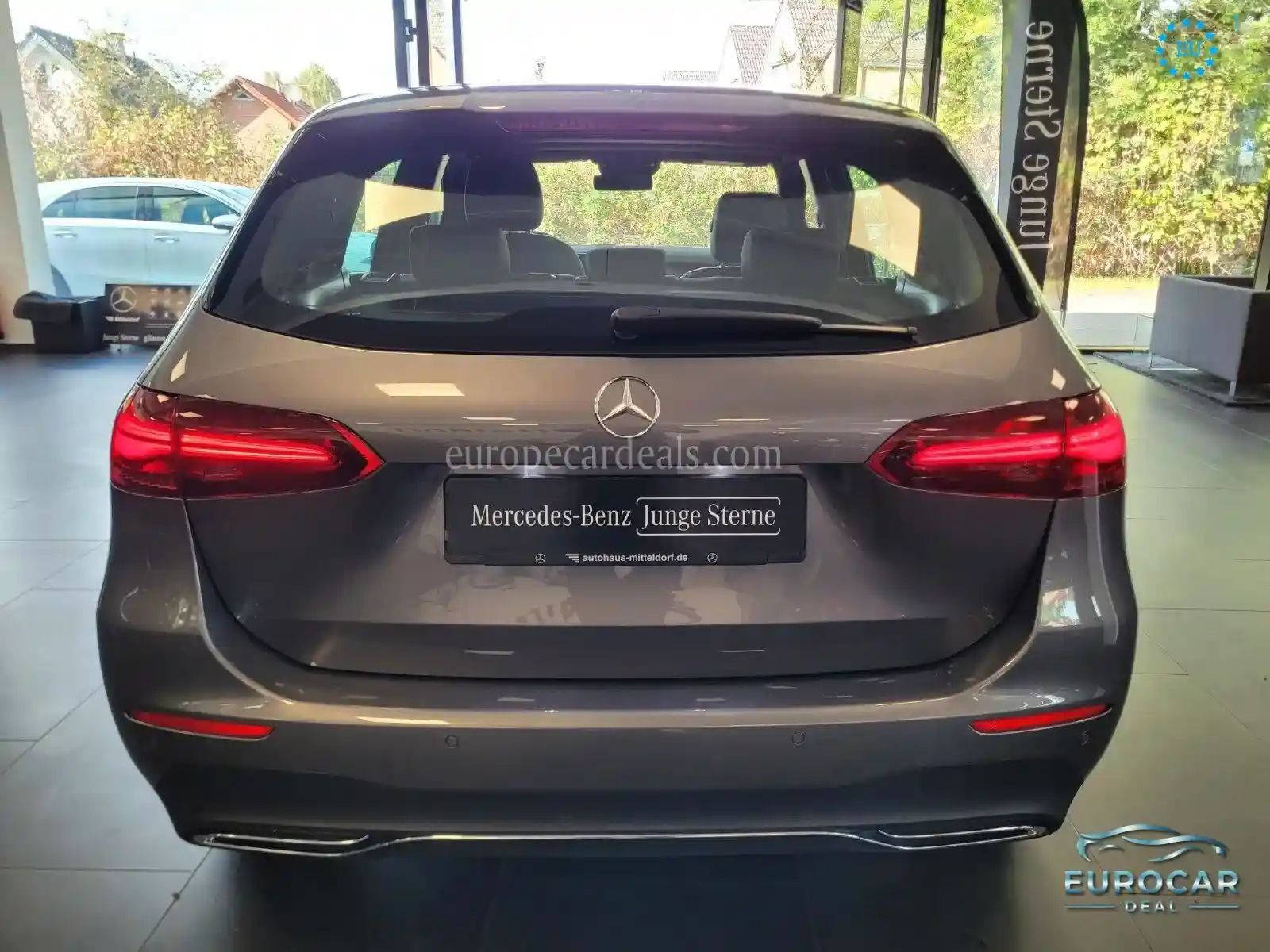 Mercedes-Benz B 180