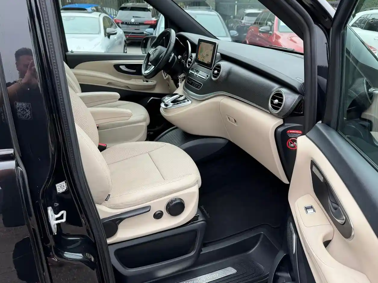 Mercedes-Benz V 250