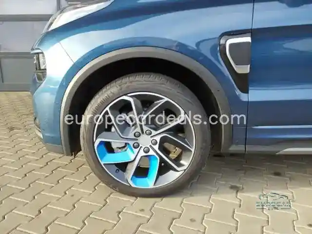 Lynk&Co 01