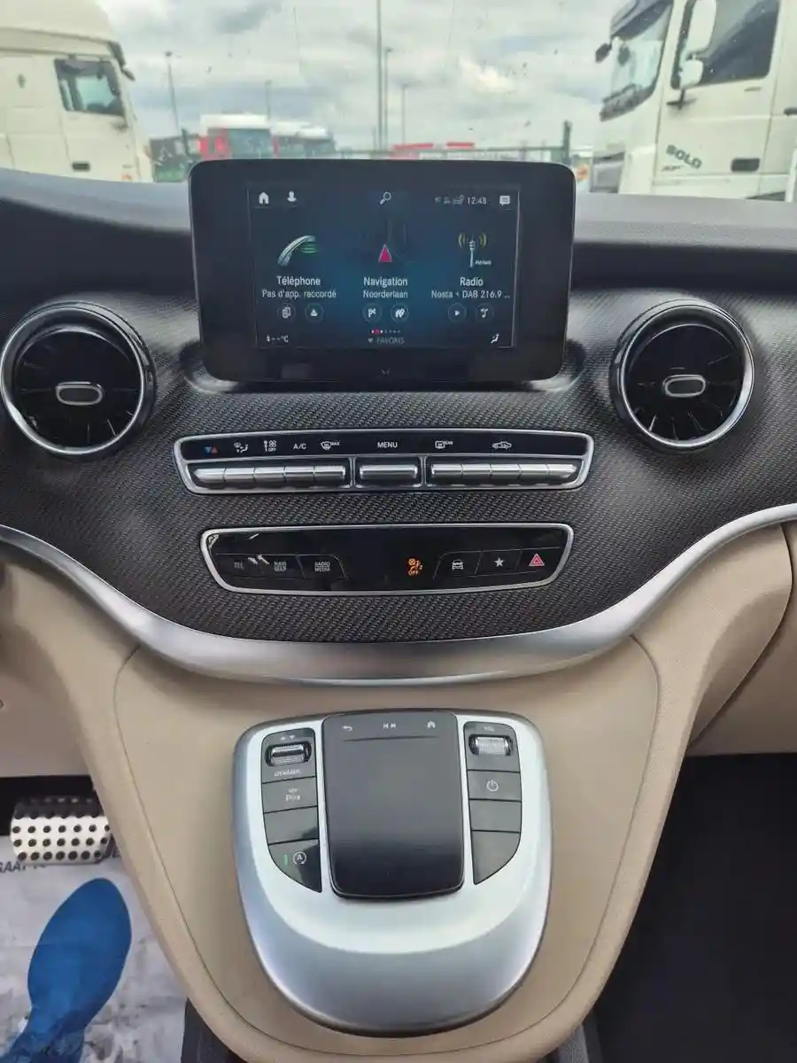Mercedes-Benz V 250