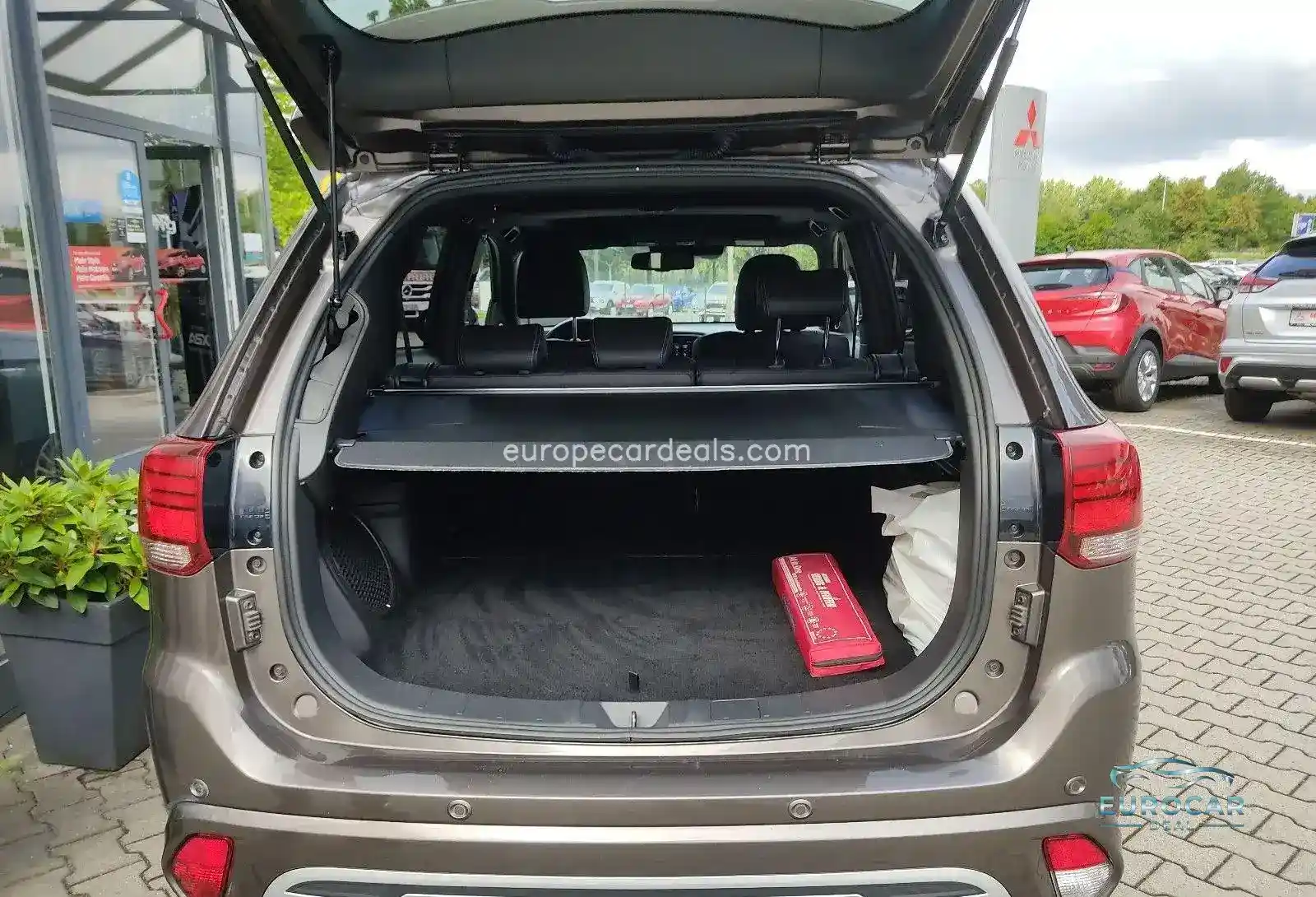 Mitsubishi Plug-in Hybrid Outlander