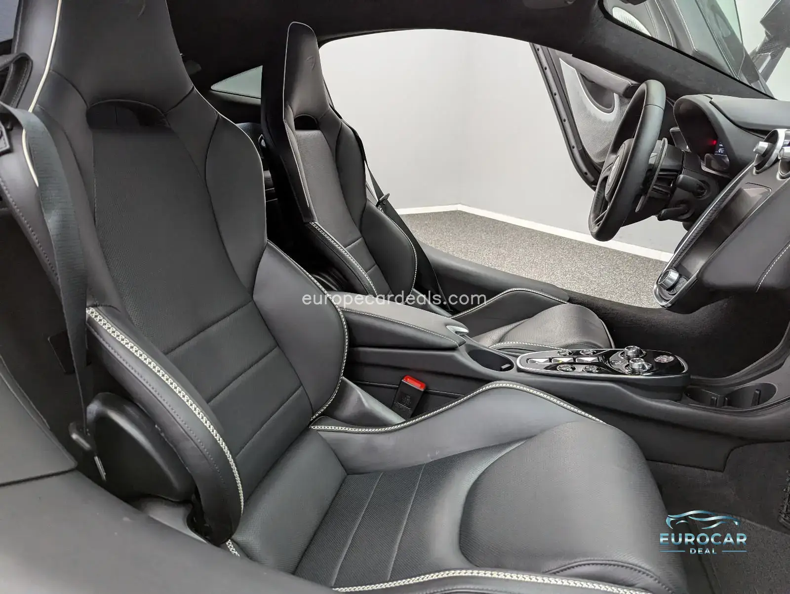 McLaren GT
