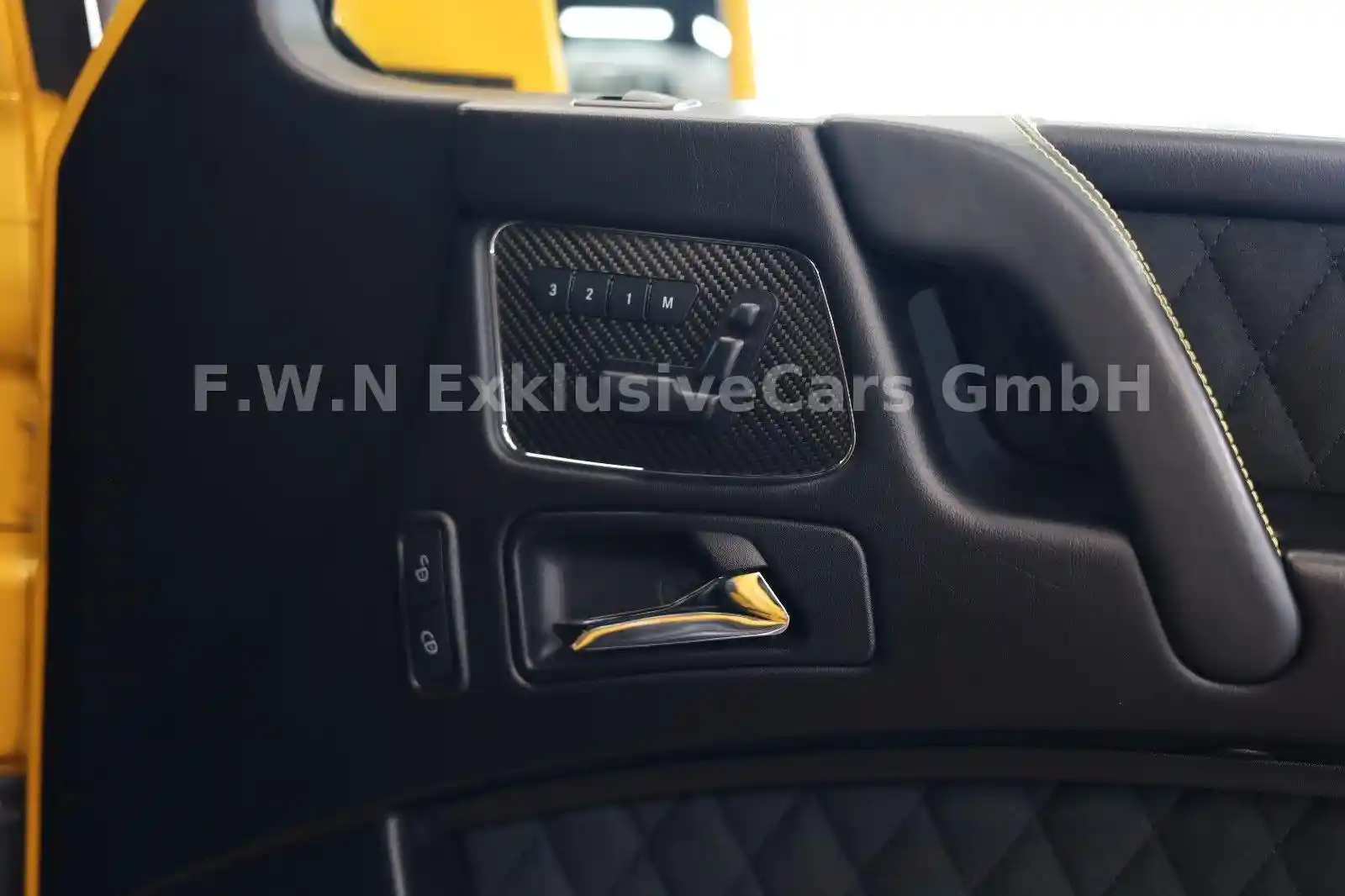 Mercedes-Benz G 500