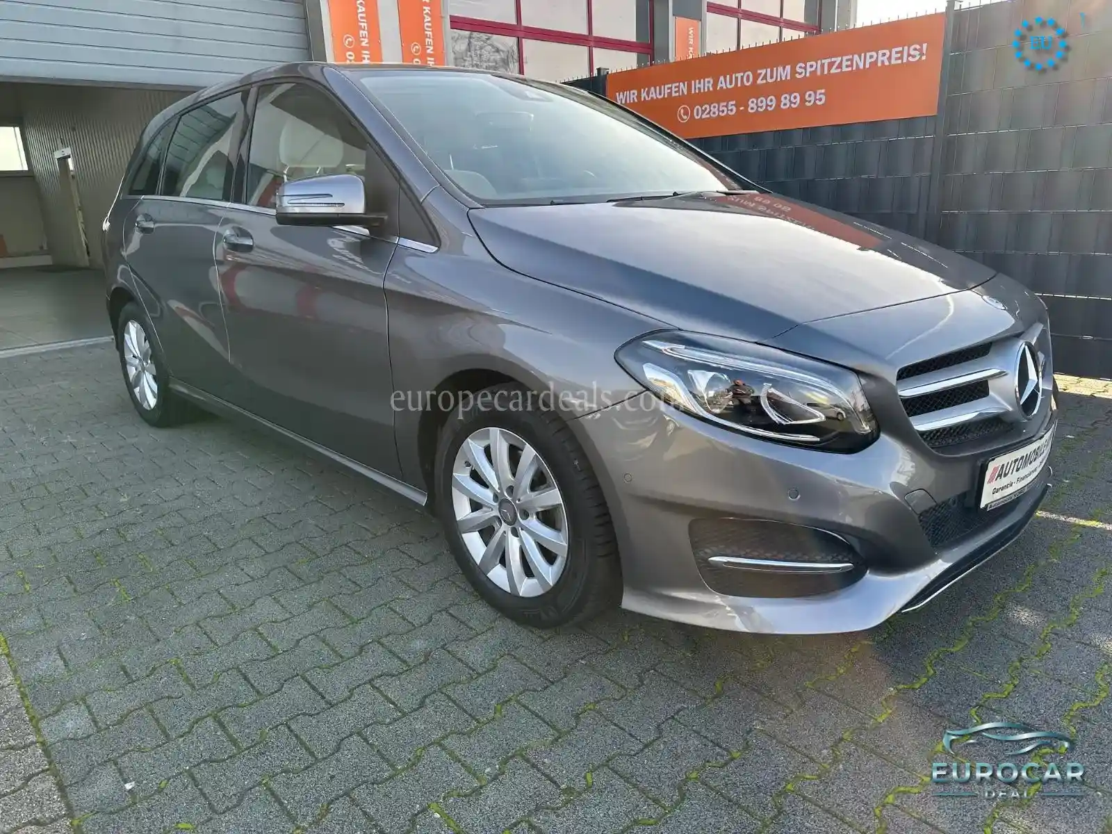 Mercedes-Benz B 180