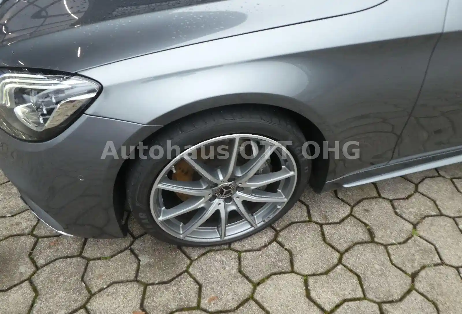 Mercedes-Benz S 560