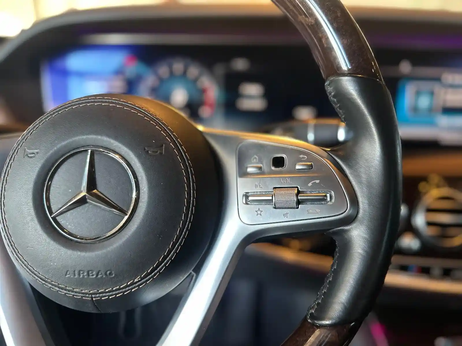 Mercedes-Benz S 560