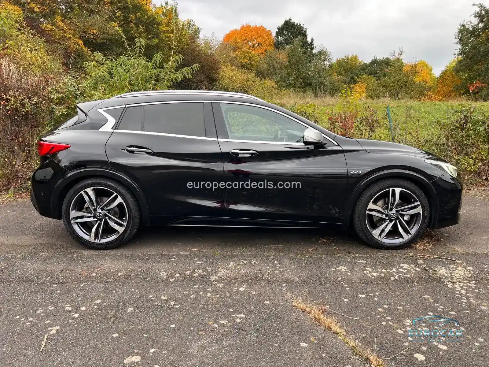 Infiniti Q30