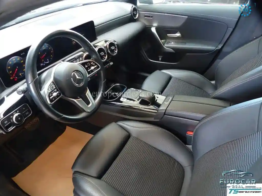 Mercedes-Benz CLA 220