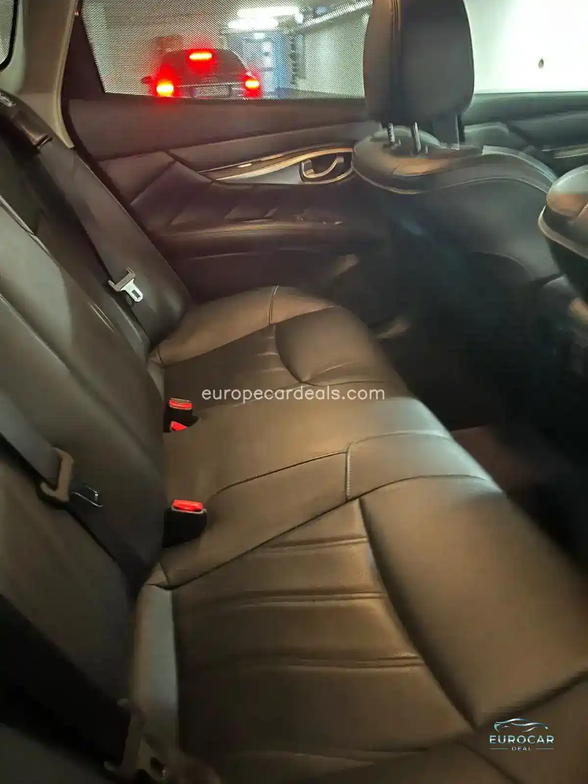 Infiniti Q70
