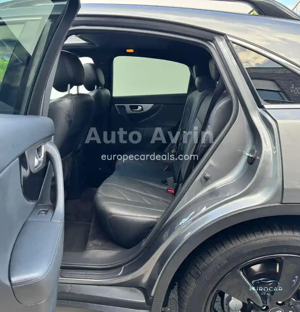 Infiniti QX70