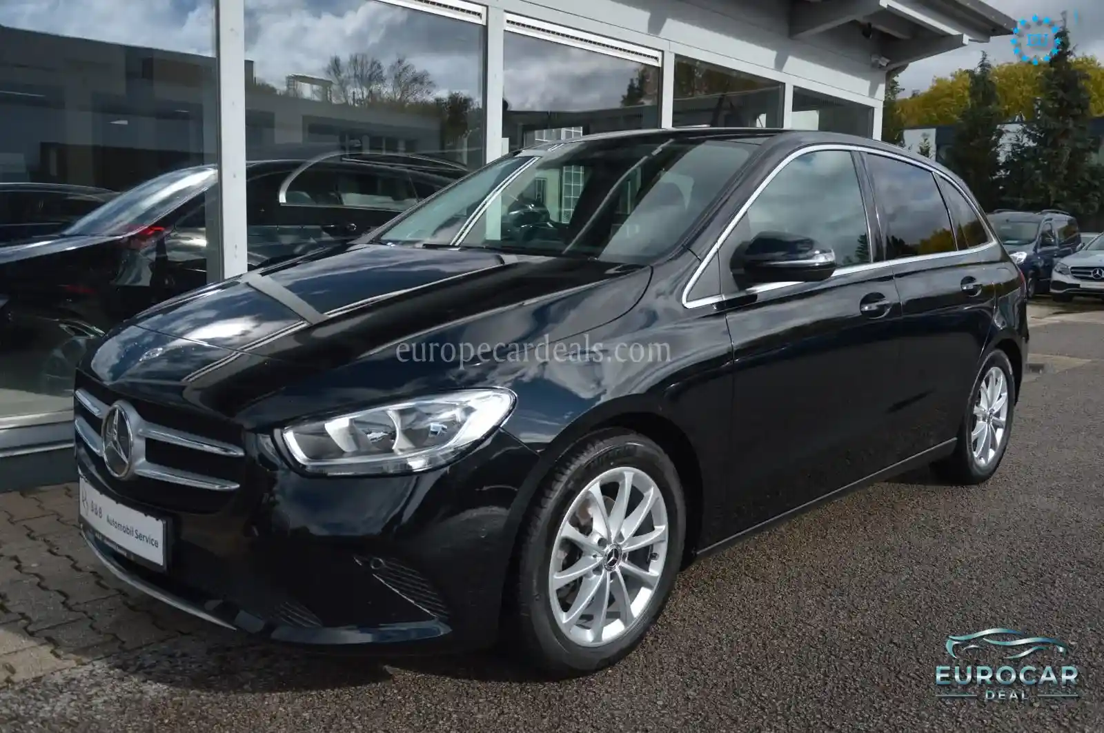 Mercedes-Benz B 180