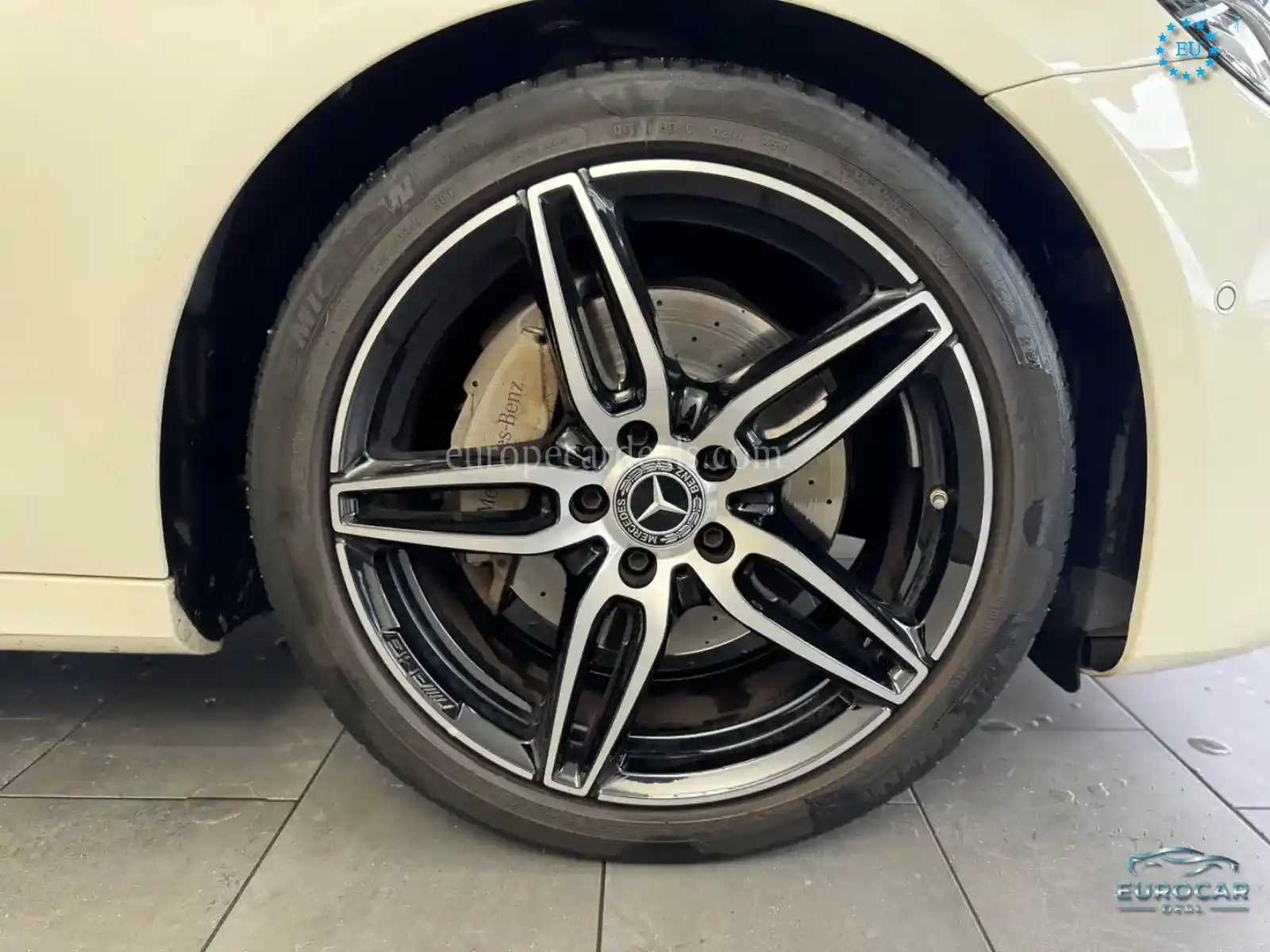 Mercedes-Benz E 200
