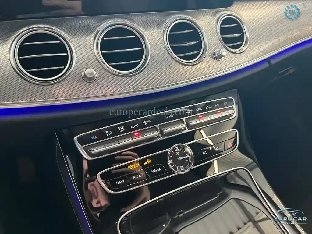 Mercedes-Benz E 220