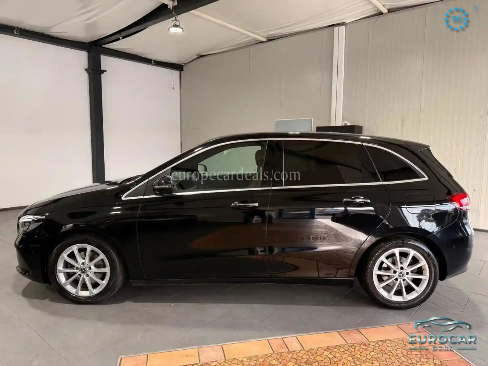 Mercedes-Benz B 180