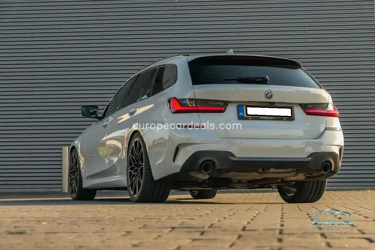 BMW 330