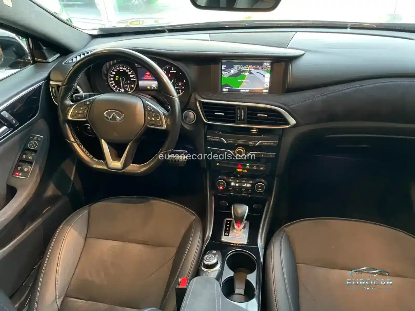 Infiniti Q30