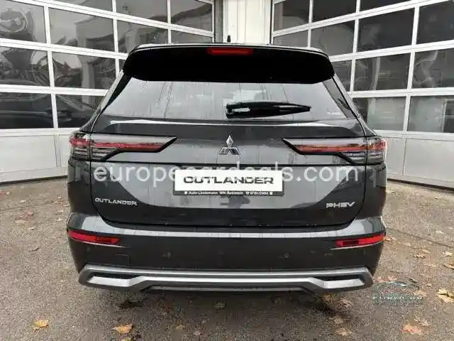 Mitsubishi Plug-in Hybrid Outlander