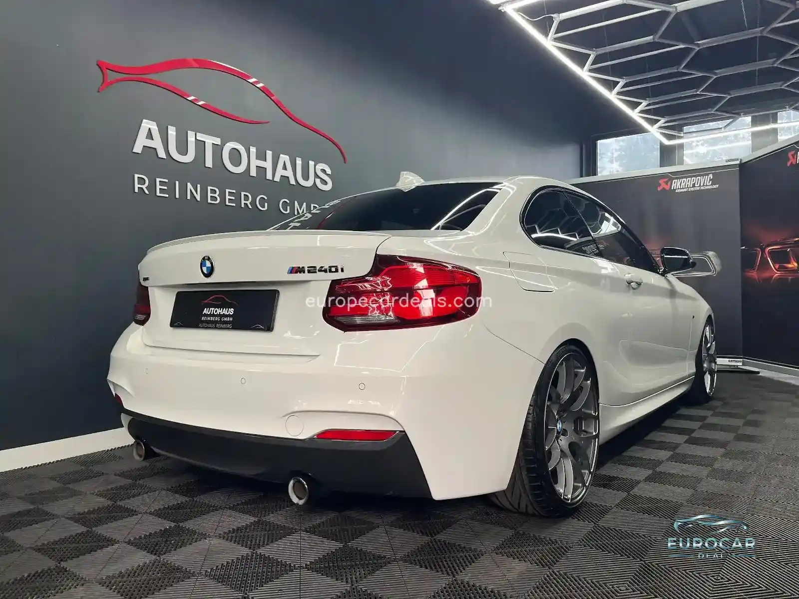 BMW M240i