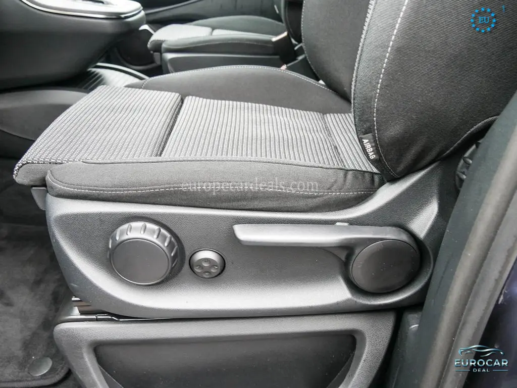 Mercedes-Benz V 220