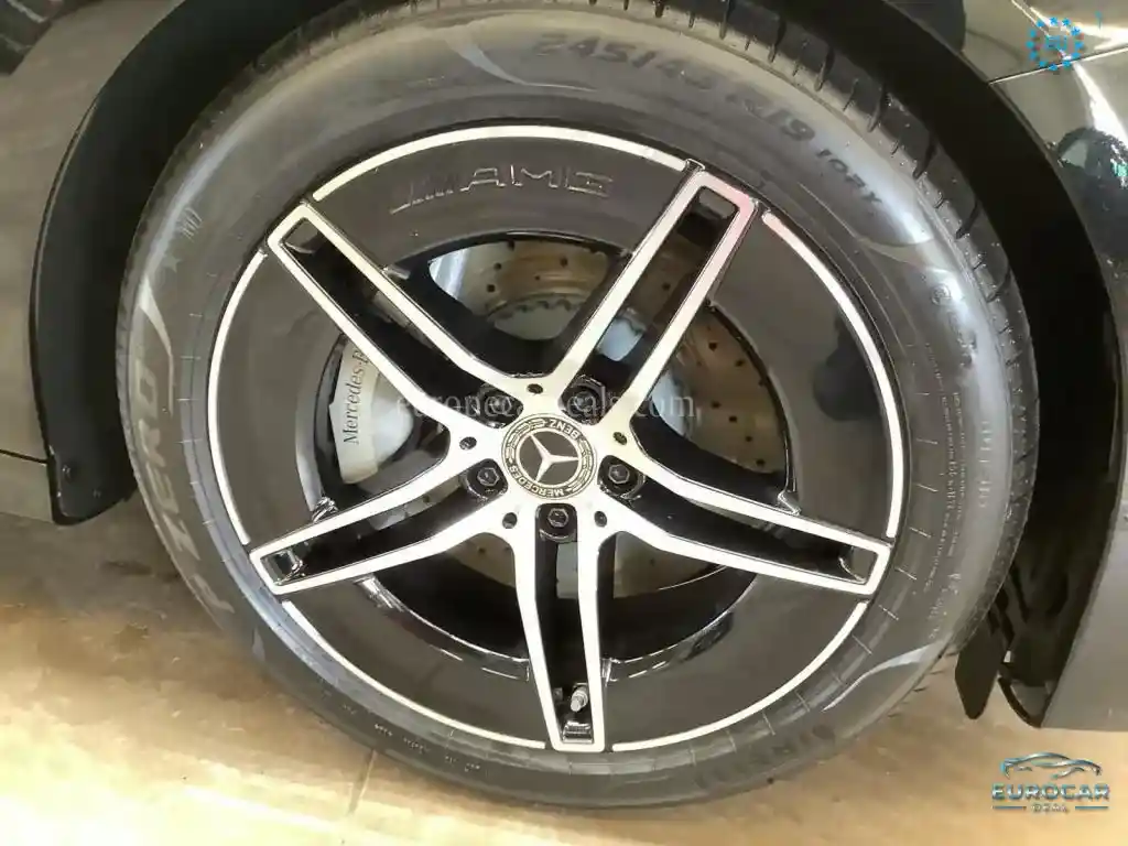 Mercedes-Benz E 200