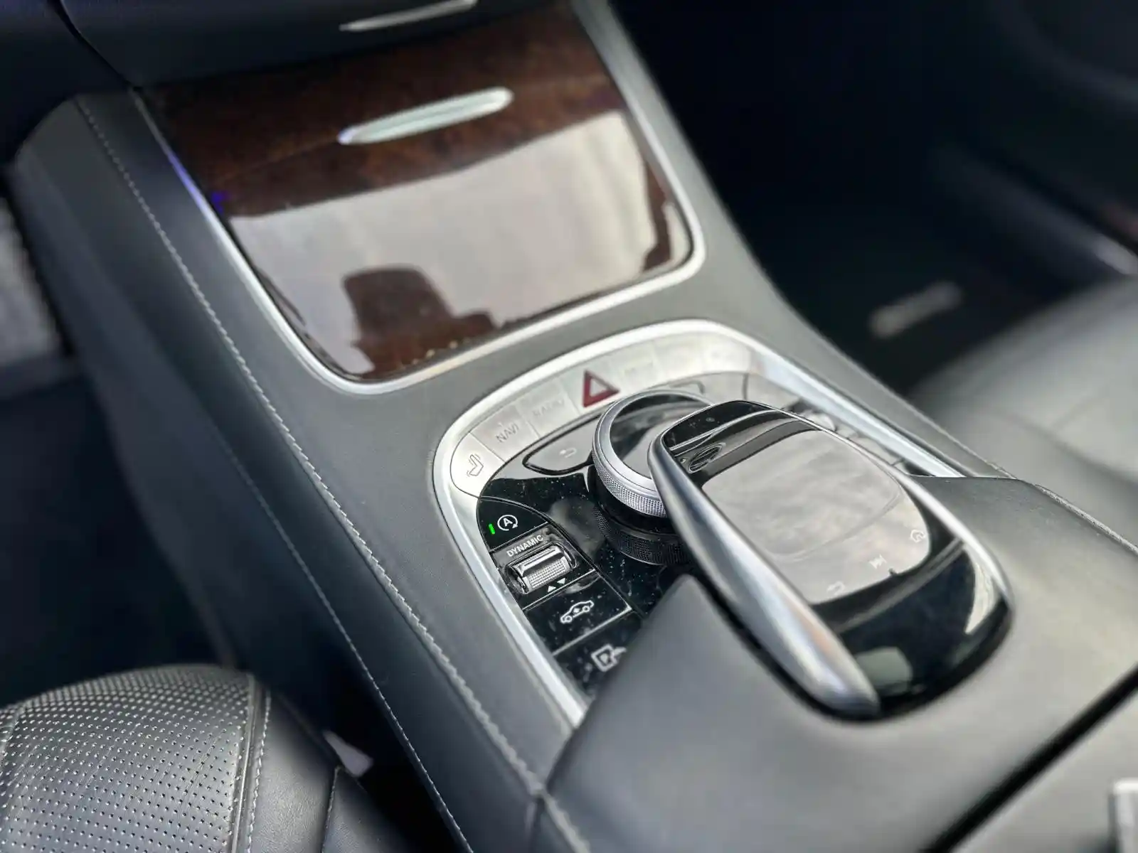 Mercedes-Benz S 560
