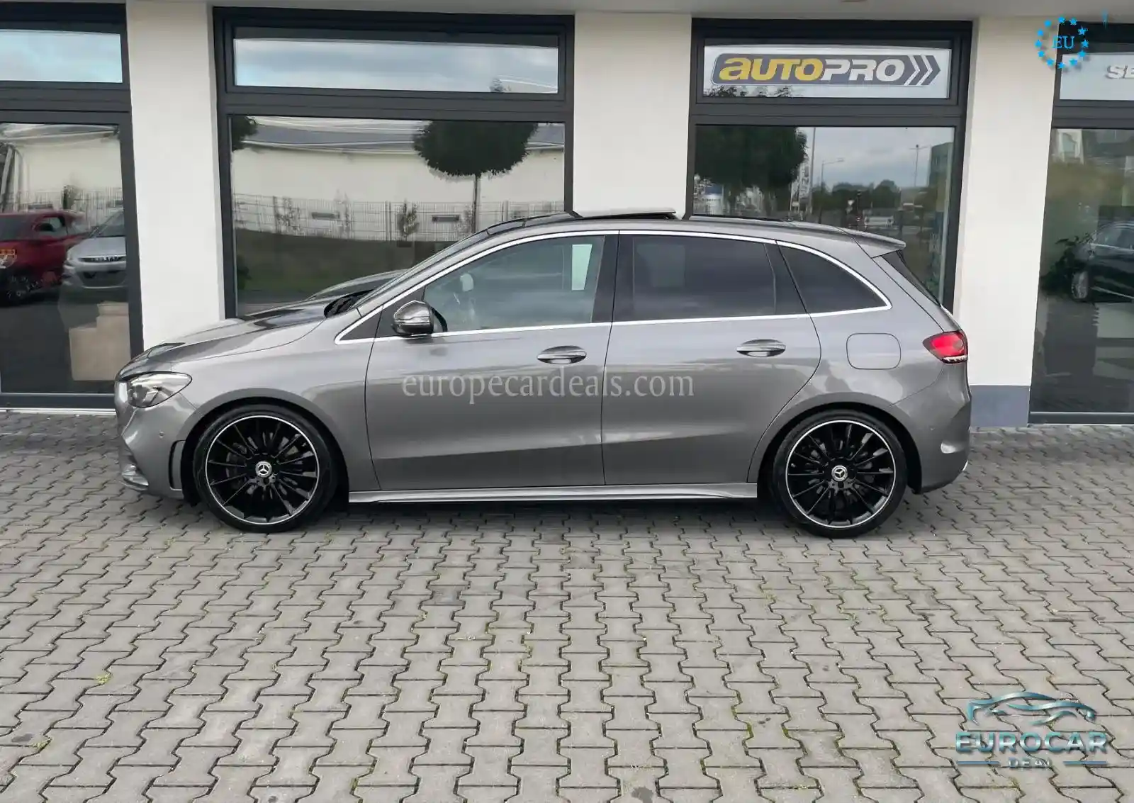 Mercedes-Benz B 220