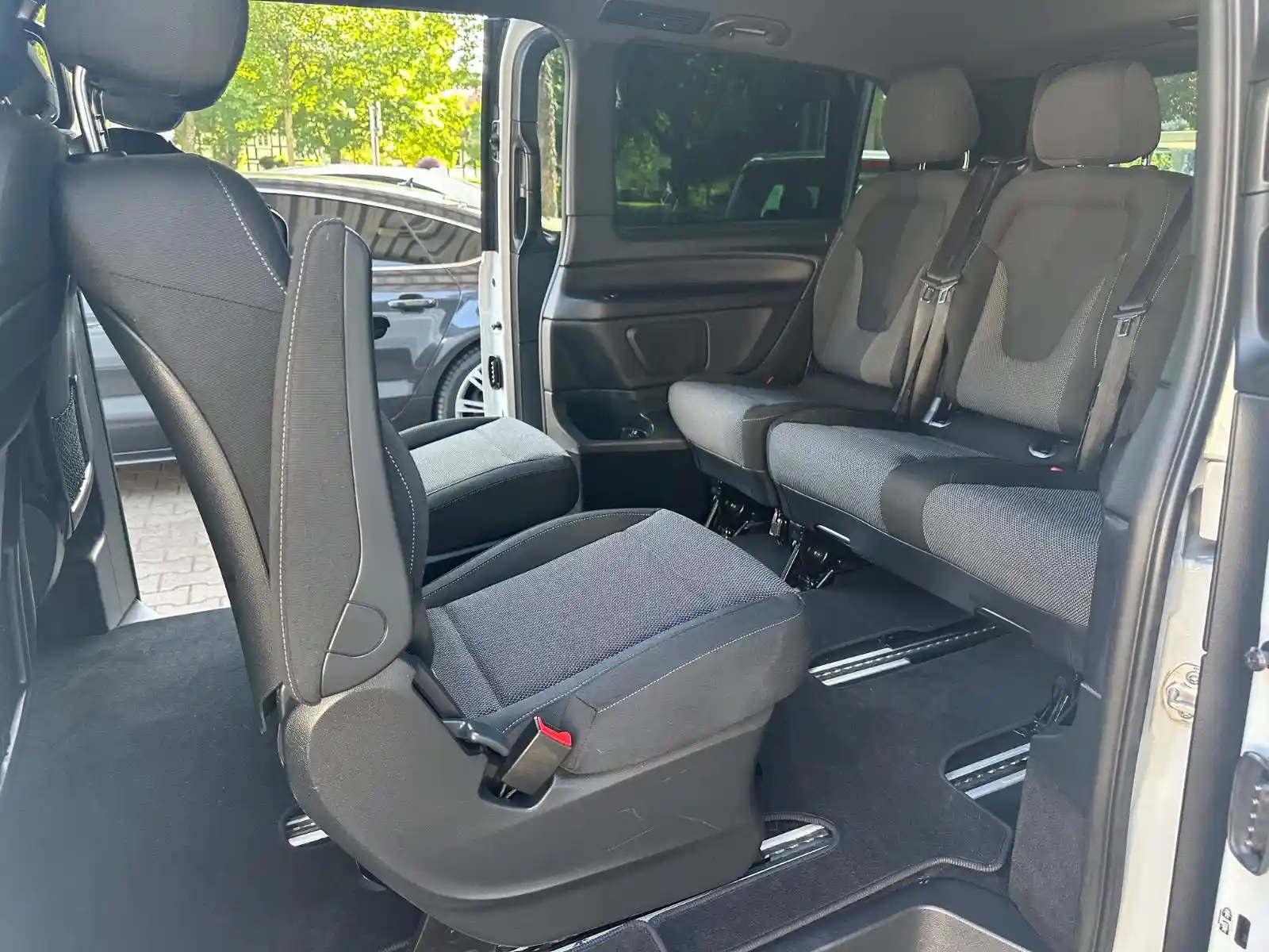 Mercedes-Benz V 250