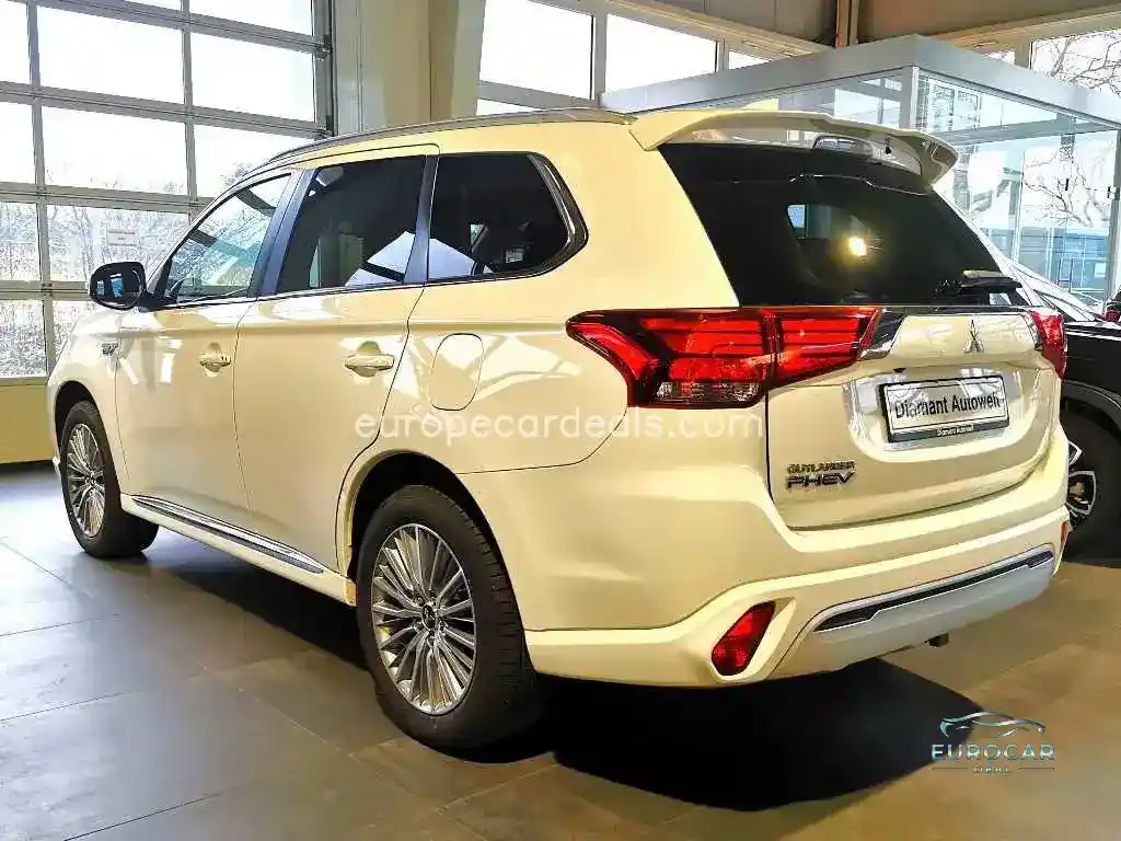 Mitsubishi Plug-in Hybrid Outlander