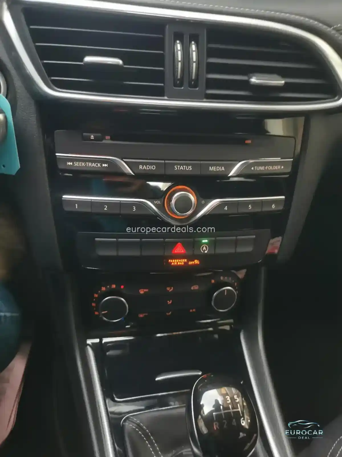 Infiniti Q30