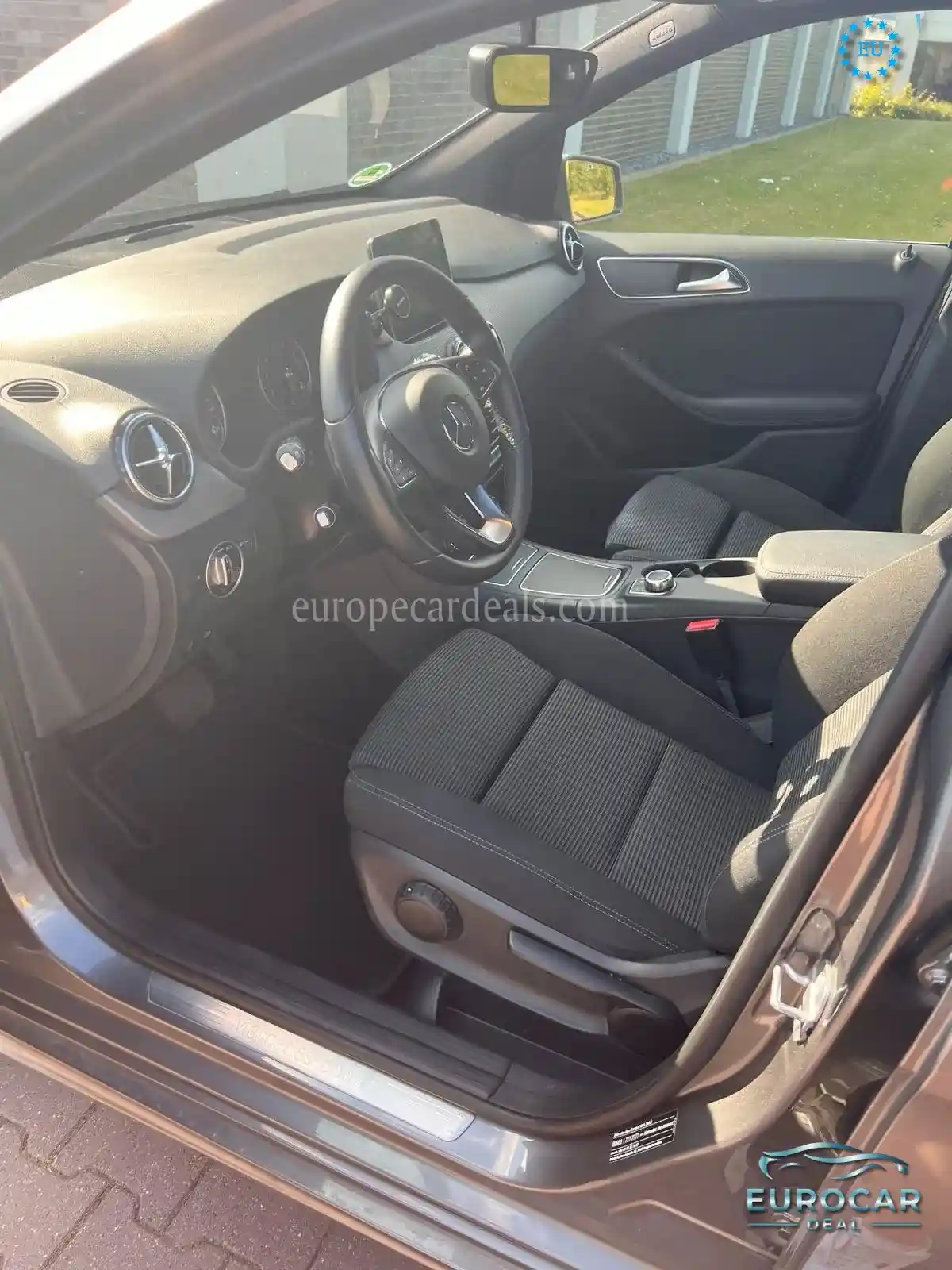 Mercedes-Benz B 180