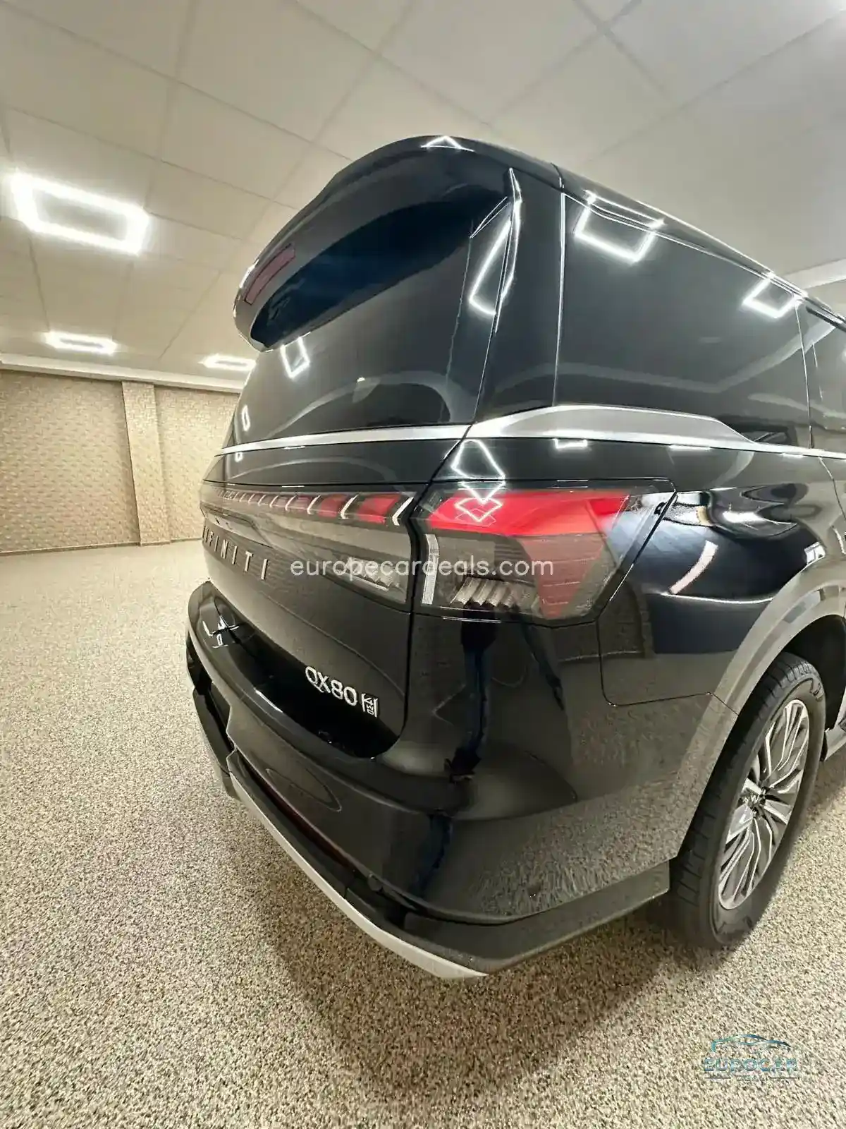 Infiniti QX80